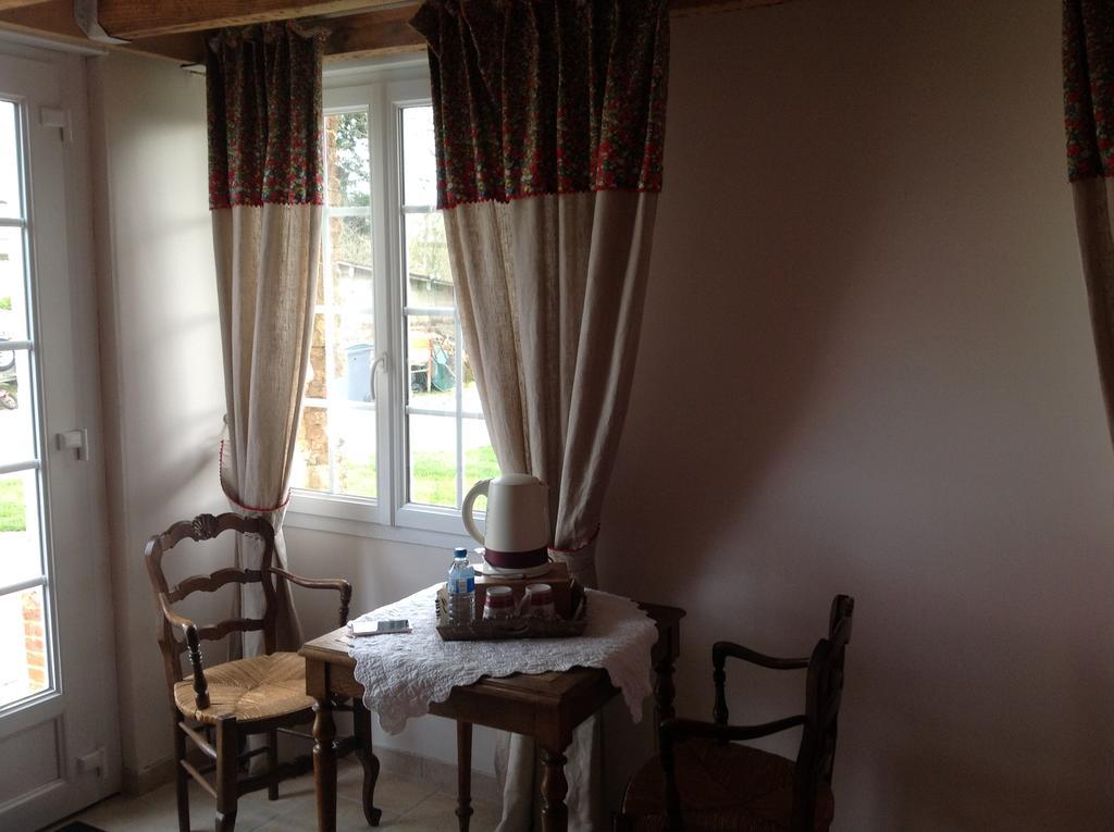 Le Saint Aubin- Maison D Hotes Dans Ce Monastere Du 16 Siecle Amfreville-la-Campagne Εξωτερικό φωτογραφία